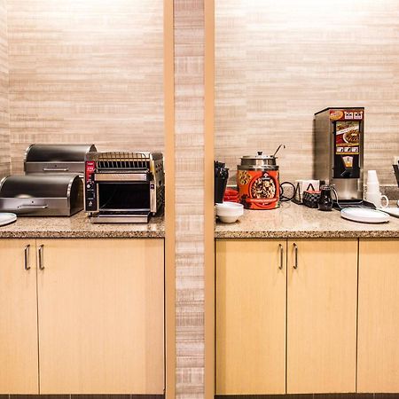 Towneplace Suites By Marriott Gilford Exteriér fotografie