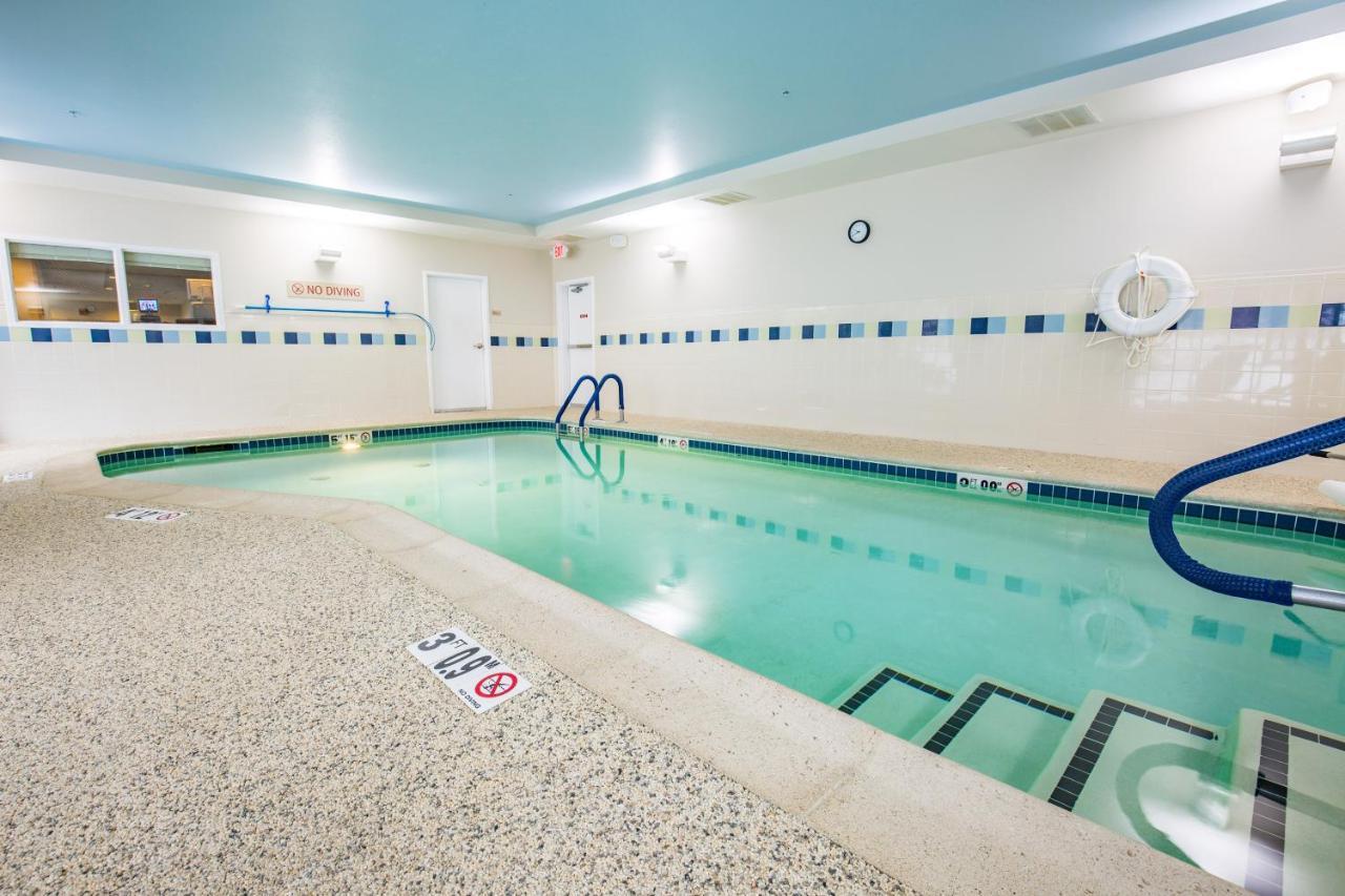 Towneplace Suites By Marriott Gilford Exteriér fotografie