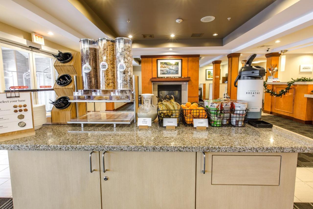Towneplace Suites By Marriott Gilford Exteriér fotografie