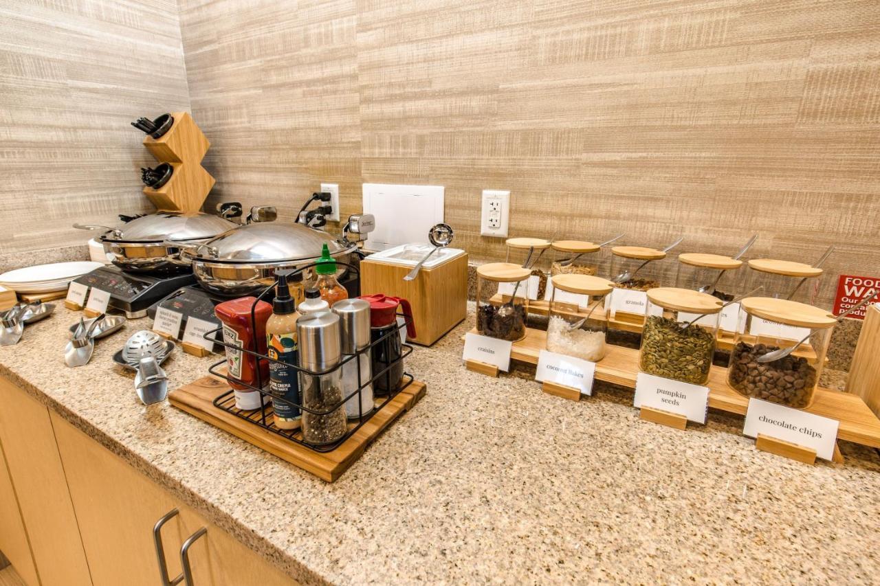 Towneplace Suites By Marriott Gilford Exteriér fotografie