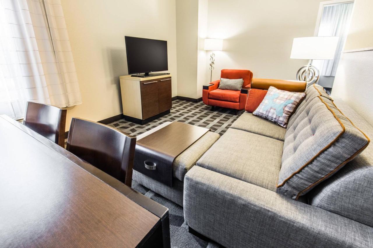 Towneplace Suites By Marriott Gilford Exteriér fotografie