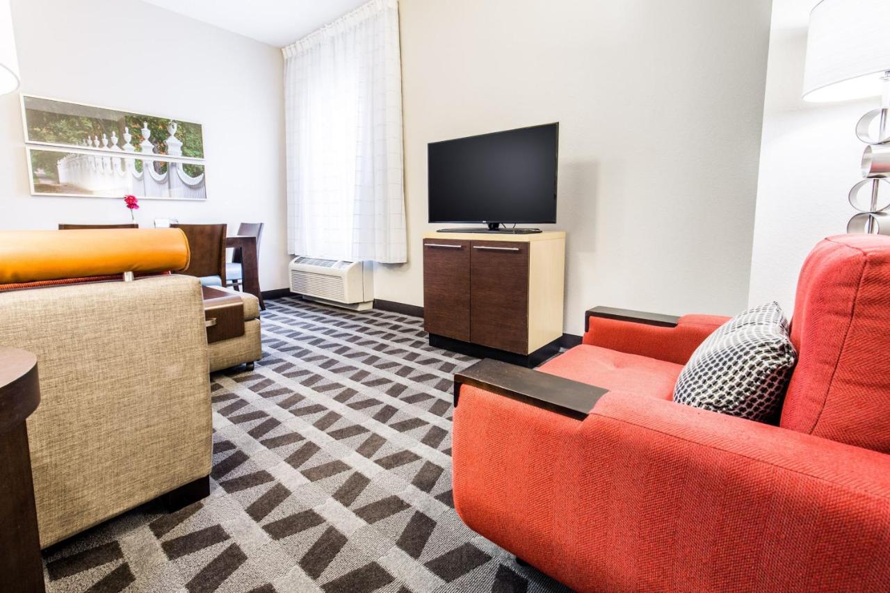 Towneplace Suites By Marriott Gilford Exteriér fotografie
