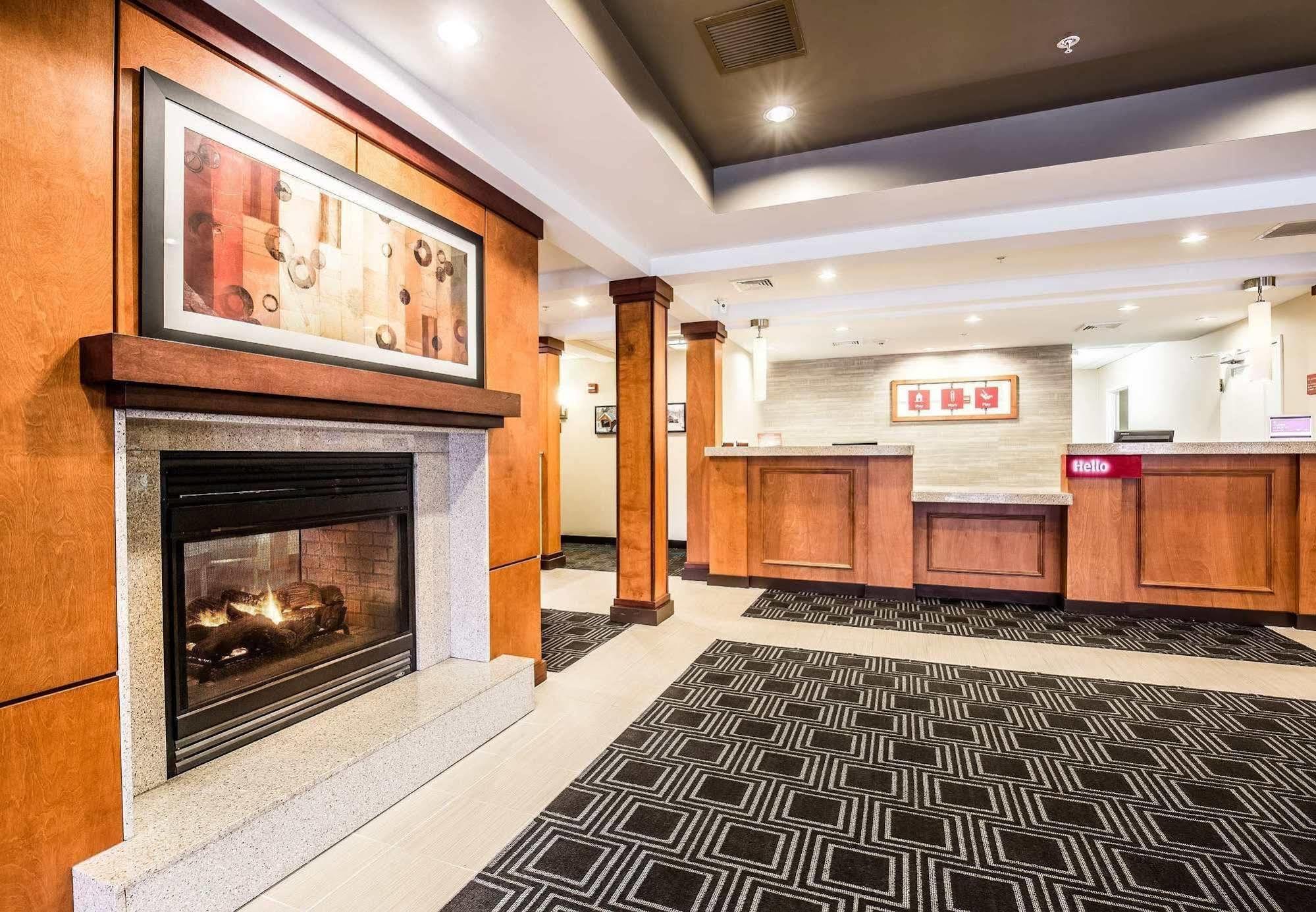 Towneplace Suites By Marriott Gilford Exteriér fotografie