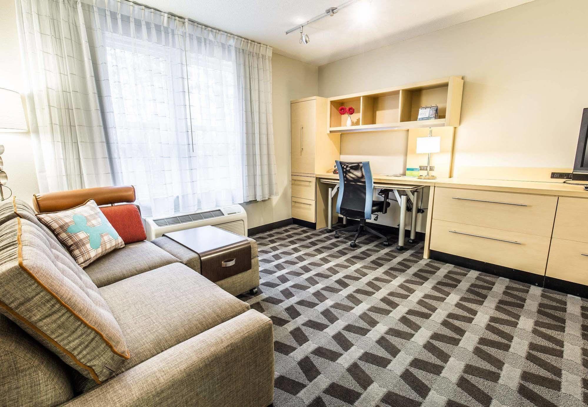 Towneplace Suites By Marriott Gilford Exteriér fotografie
